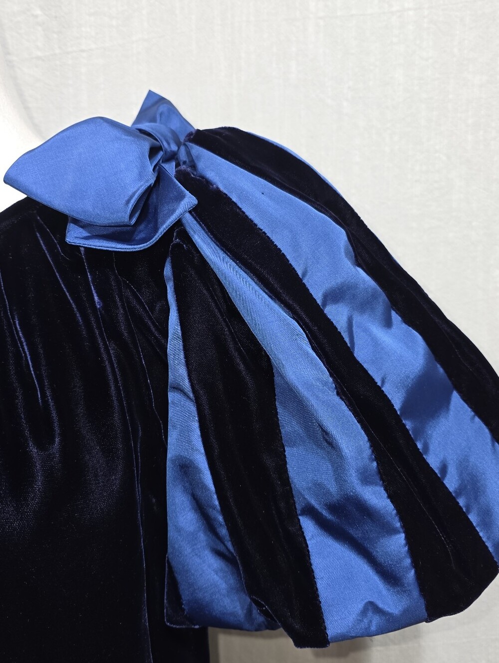 Vintage Nipon Boutique Blue Velvet Puff Sleeve Mini Dress Size 4 Coquette Party - Picture 9 of 13